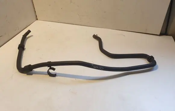 Volkswagen Touareg I Engine coolant pipe/hose