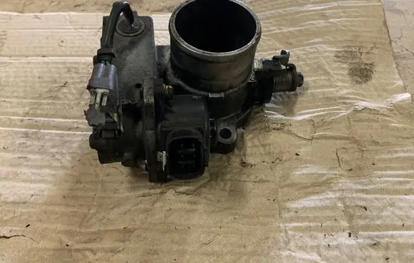Toyota Avensis Verso Throttle valve 27020