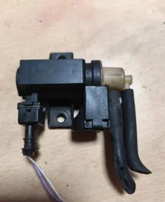 Renault Megane III Turbo solenoid valve 8200790180