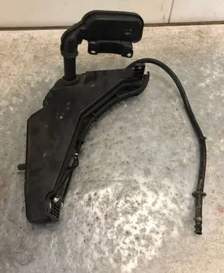 Audi Q5 SQ5 Windshield washer fluid reservoir/tank 8R0955453B