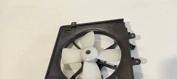 Mazda MX-3 Radiator cooling fan shroud
