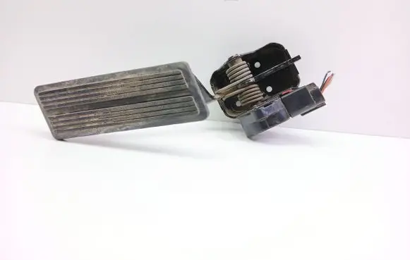 Chrysler Grand Voyager IV Accelerator throttle pedal G3H13AM1115939 04612742