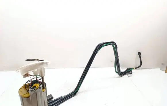BMW 5 E60 E61 In-tank fuel pump 6765848