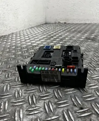 Citroen C4 Grand Picasso Fuse module 9663510180