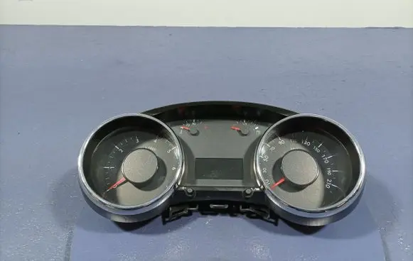 Peugeot 3008 I Speedometer (instrument cluster) 9666174880