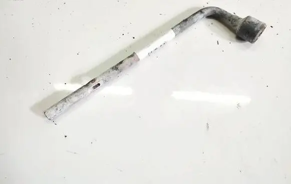 Hyundai Tiburon Wheel nut wrench 