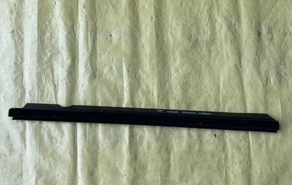 Mercedes-Benz C AMG W204 Rear door glass trim molding A2047350304