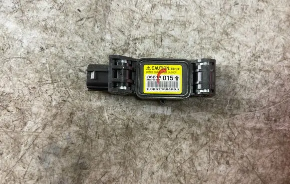 Mitsubishi Grandis Airbag deployment crash/impact sensor 8651a015