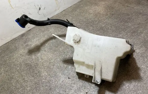 Ford Focus Windshield washer fluid reservoir/tank JX7B17B613GA 1X7B17B613BA