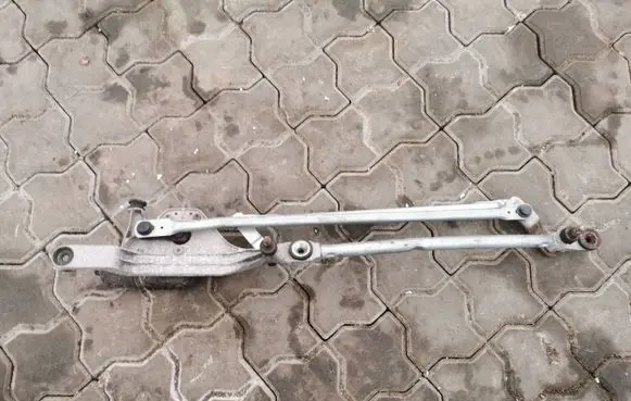 Ford Focus Front wiper linkage and motor BP4K67340 4M5117508AA 0390241731