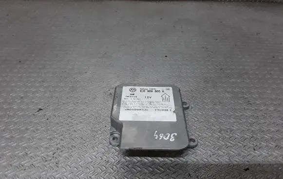 Skoda Fabia Mk1 (6Y) Airbag control unit/module 1C0909605K