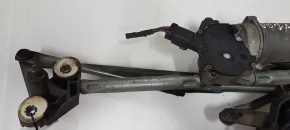 Chrysler Voyager Front wiper linkage and motor 24024301