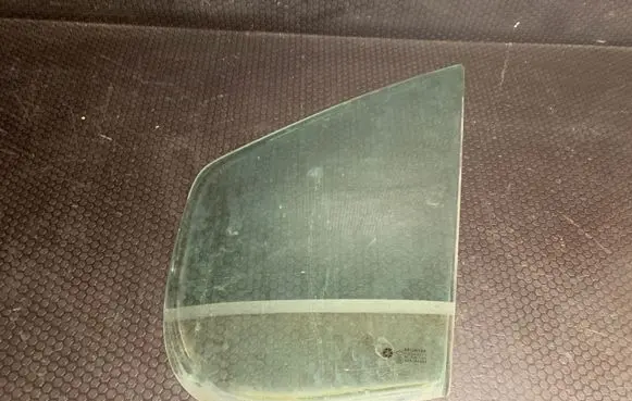 Renault Trafic II (X83) Front door vent window glass four-door DOT24AS2M25 43R00049