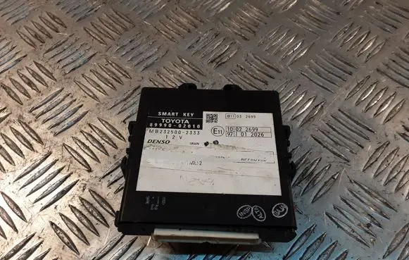 Toyota Auris 150 Door central lock control unit/module 8999002010