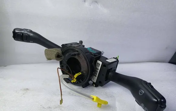 Skoda Fabia Mk1 (6Y) Wiper turn signal indicator stalk/switch 4B0953503H