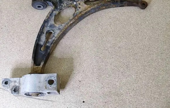 Volkswagen Touran I Front lower control arm/wishbone 1K0407153G