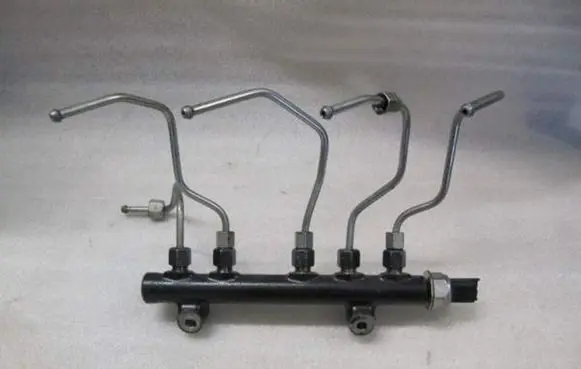 Volvo S40 Fuel main line pipe 9685297580