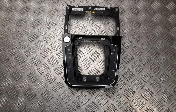 Volkswagen PASSAT B8 Panel trim 3G1864263