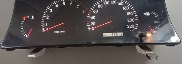 Speedometer (instrument cluster)