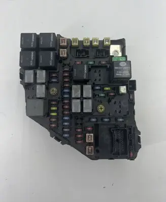 Cadillac CTS Fuse module 1GA0332431 15224195 P15224195