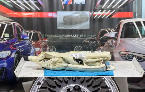 Roof airbag
