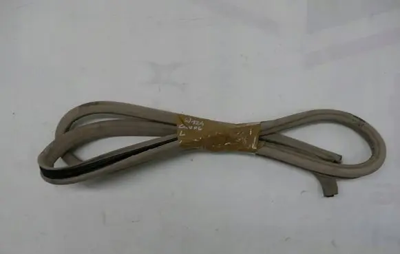 Mercedes-Benz E W124 Front door rubber seal 