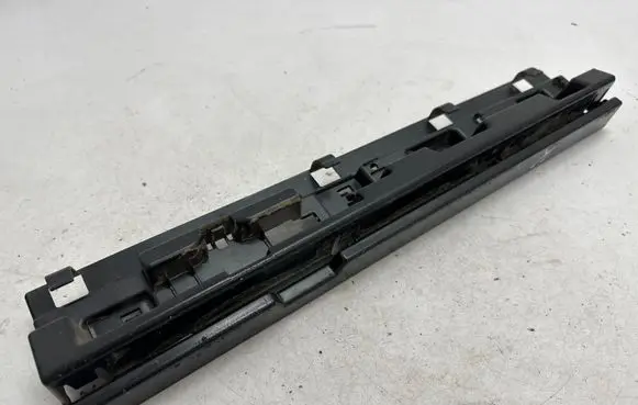 BMW 2 F46 Sill supporting ledge 7301941