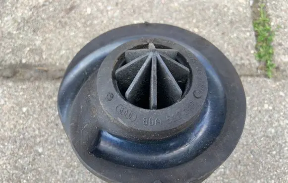 Audi Q5 SQ5 Rear coil spring rubber mount 80A512149