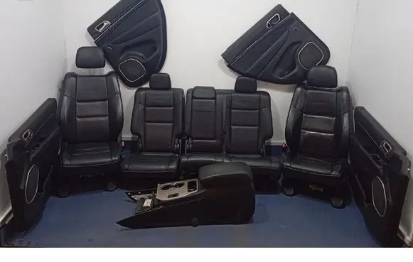 Seat set