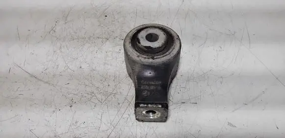Mercedes-Benz S W220 Engine mount bracket 2200918