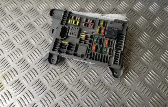 BMW X5 E70 Fuse module 518954021A 693168704