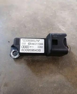 Audi A4 S4 B5 8D Airbag deployment crash/impact sensor 8D0959643B 211099 0230809X