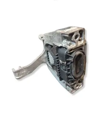 Volkswagen PASSAT B8 Engine mount bracket 5Q0199262BH