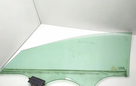 Hyundai i40 Front door window glass four-door