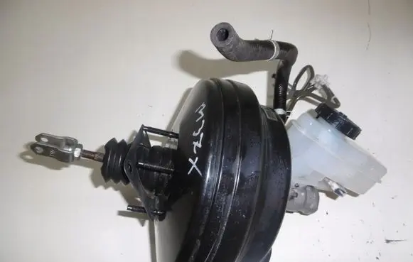 Infiniti Q70 Y51 Brake booster 0204053236