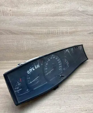 Opel Omega B1 Speedometer (instrument cluster) 88481651 90379233 FORDIESELLHD