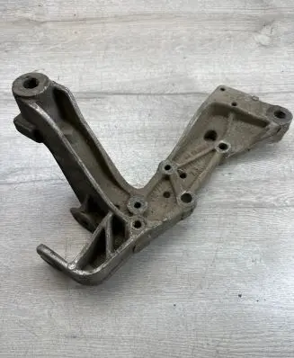 Volkswagen Golf V Front lower control arm/wishbone 1K0199296E