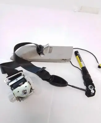Opel Meriva B Front seatbelt 13305707 13250509 1000046