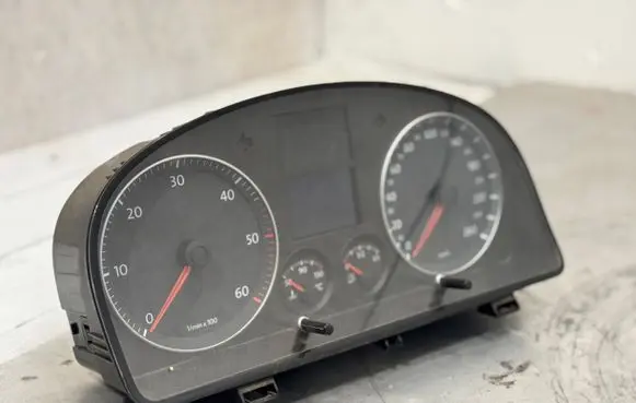 Volkswagen Touran I Speedometer (instrument cluster)
