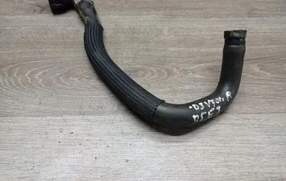 Volvo V70 Engine coolant pipe/hose 9475847