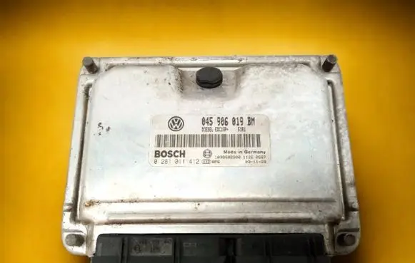 Skoda Fabia Mk1 (6Y) Engine control unit/module 0281011412
