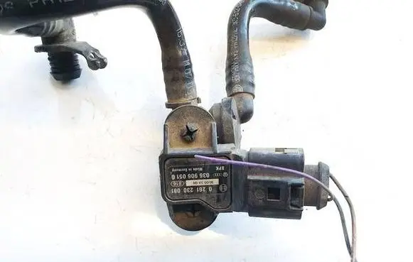 Volkswagen Jetta V Air pressure sensor 0261230081 036906051G