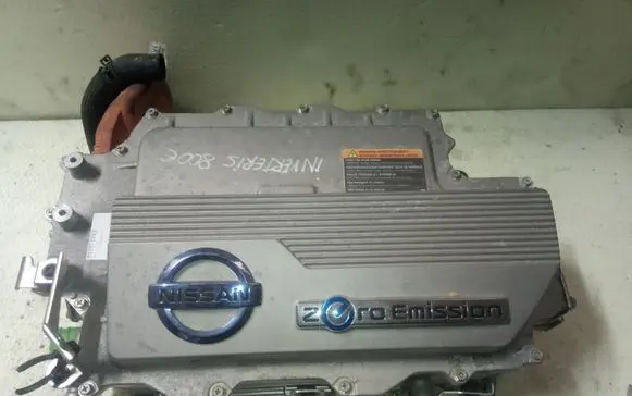Nissan Leaf I (ZE0) Voltage converter inverter 