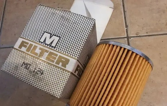 BMW 5 E34 Fuel filter M0124