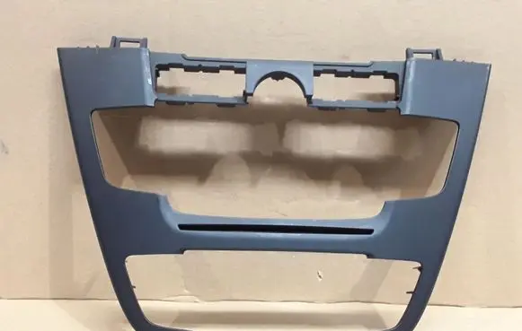 Radio/GPS head unit trim