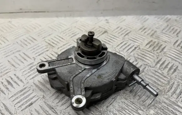 Toyota Avensis T250 Vacuum pump 293000R010 22030628