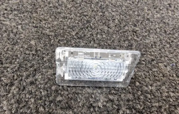 Tesla Model S Rear seat light 100715100D