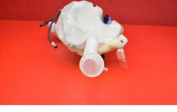 Windshield washer fluid reservoir/tank