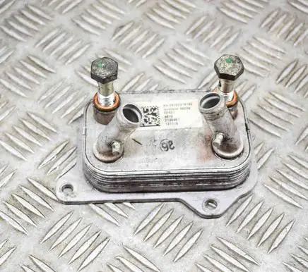 Maserati Ghibli Power steering radiator 670031618