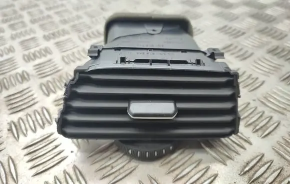 Volkswagen Golf VII Dashboard side air vent grill/cover trim